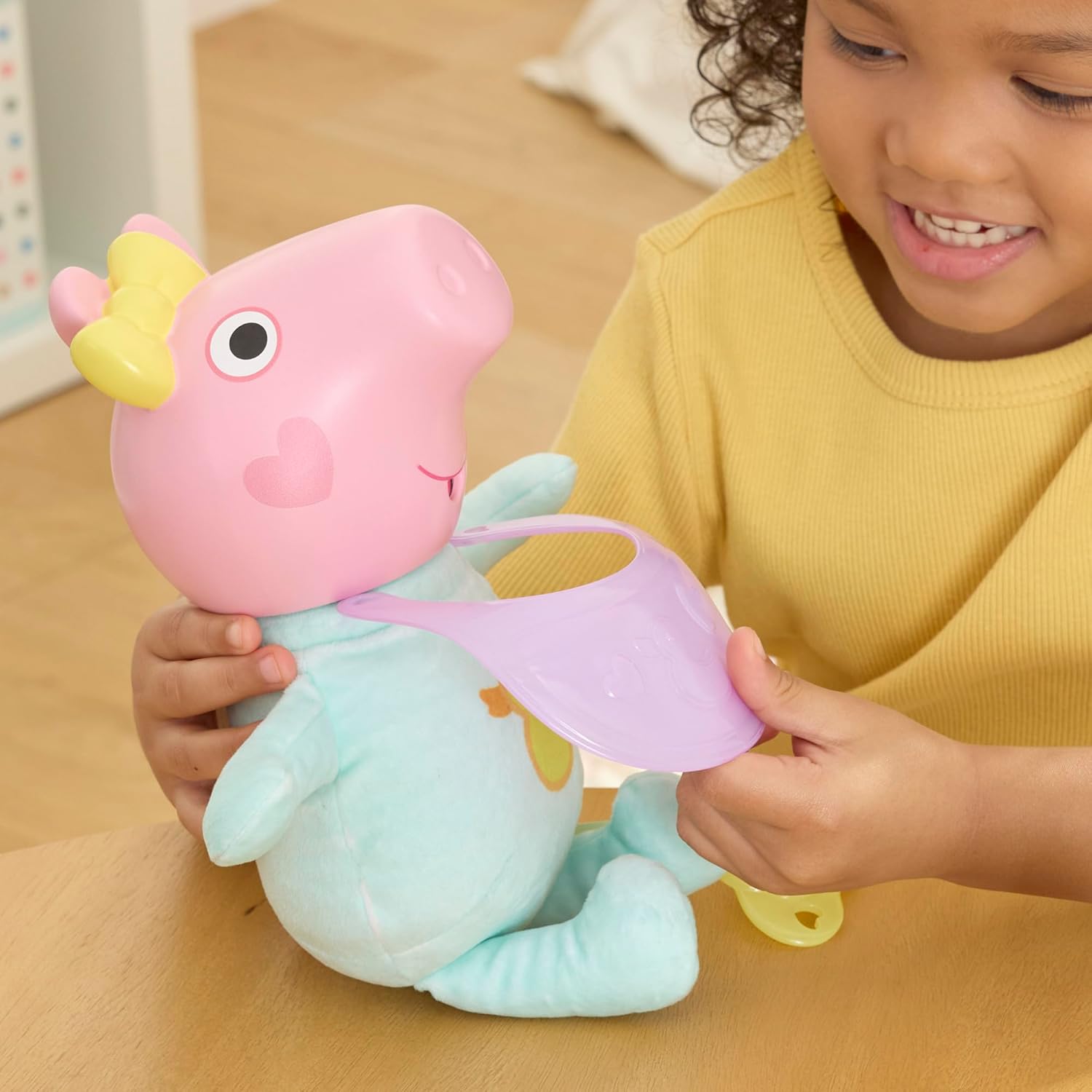 Peppa Pig Oinks And Snuggles Feature Item