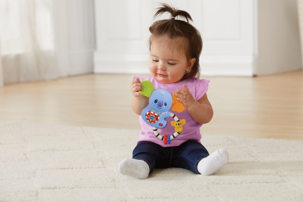 VTech Koalarassel mit beweglichen Ohren, 3 Lieder, 15 Melodien, Licht-Herz, Bewegungssensor, kindersicheres Batteriefach, für Babys von 3 bis 24 Monaten,
