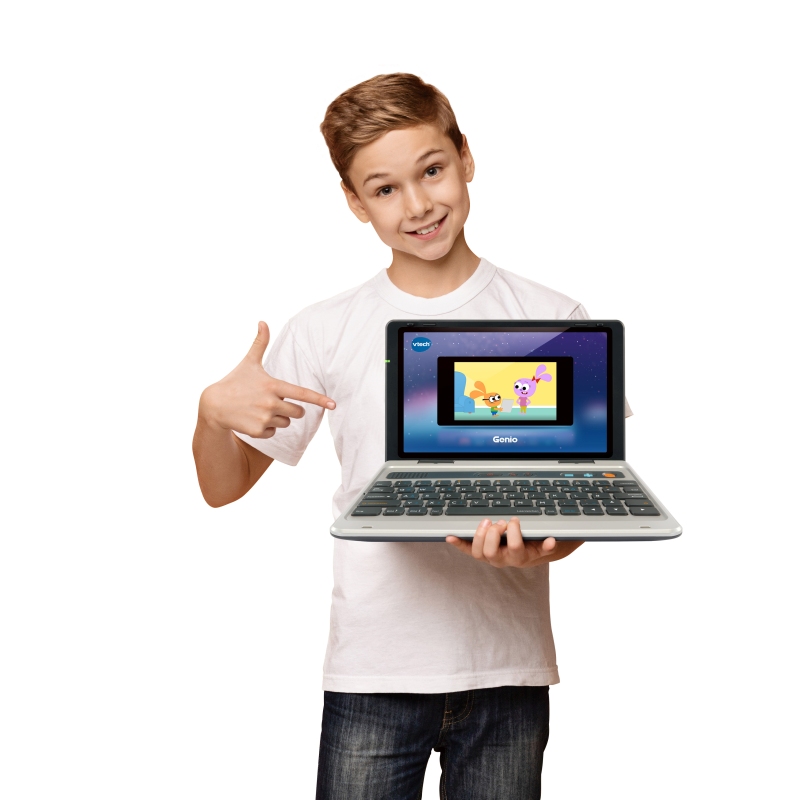 VTech Genio Lernlaptop in Silber, robuster Kunststoff, 5'' Bildschirm, QWERTZ-Tastatur, 40 Lern-Apps, WLAN, microSD-Slot, Elternbrowser, ab 5 Jahren, Computer, Laptop, PC, Person, Finger