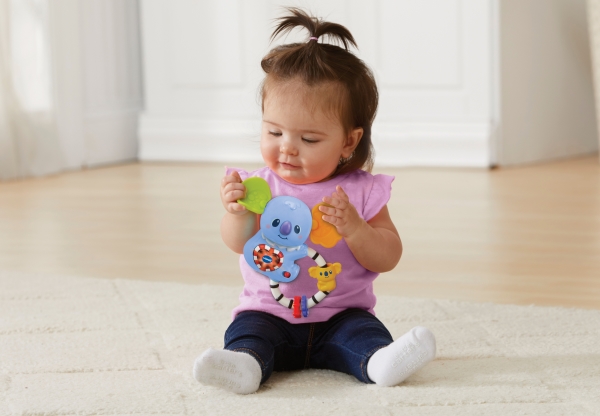 VTech Koalarassel mit beweglichen Ohren, 3 Lieder, 15 Melodien, Licht-Herz, Bewegungssensor, kindersicheres Batteriefach, für Babys von 3 bis 24 Monaten,